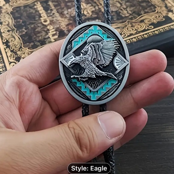 Dragon Design vintage style Bolo Tie with Turquoise Accent - Picture 4 of 12